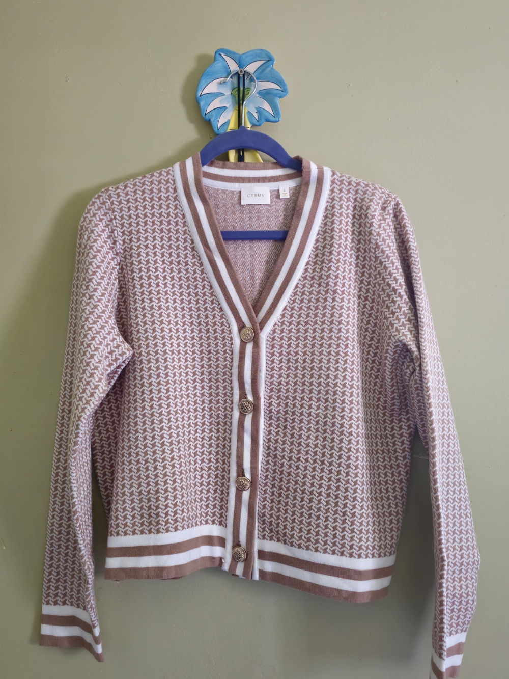 Cyrus Women's Pink Cream Patterned V-Neck Cardigan
